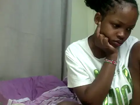 Snapshot of queen-sasha chatting on 11-25-25, 06:57 queen-sasha online show from 11-25-25, 06:57