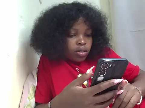 Snapshot of queen-sasha chatting on 12-21-25, 11:06 queen-sasha online show from 12-21-25, 11:06