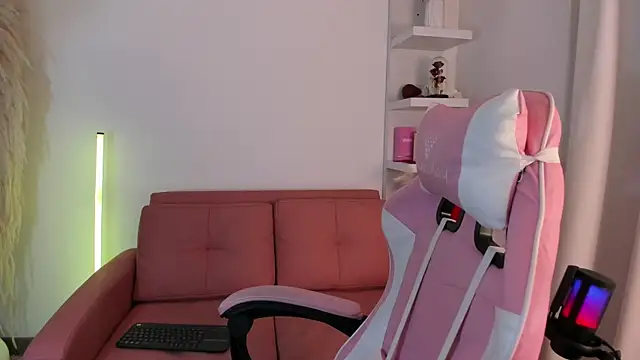 Snapshot of veronicaxx69 chatting on 03-06-26, 03:47 veronicaxx69 online show from 03-06-26, 03:47