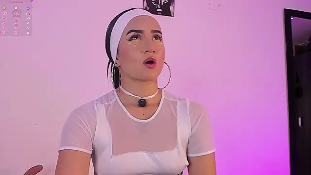 Snapshot of Maggie_1 chatting on 01-05-26, 10:13 Maggie 1 online show from 01-05-26, 10:13