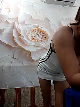 Snapshot of zizi_public chatting on 10-31-25, 02:23 zizi public online show from 10-31-25, 02:23