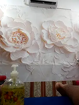 Snapshot of zizi_public chatting on 11-20-25, 01:06 zizi public online show from 11-20-25, 01:06