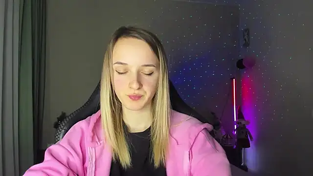 Snapshot of RouseReed chatting on 02-27-25, 04:43 RouseReed online show from 02-27-25, 04:43