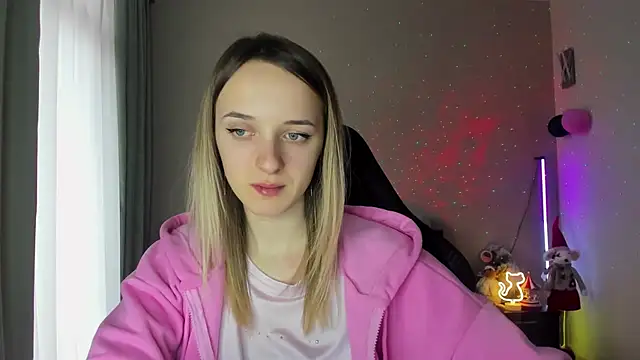 Snapshot of RouseReed chatting on 02-28-25, 01:25 RouseReed online show from 02-28-25, 01:25