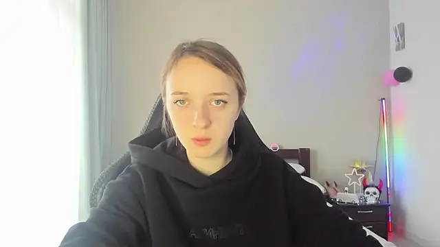 Snapshot of RouseReed chatting on 03-05-25, 07:05 RouseReed online show from 03-05-25, 07:05