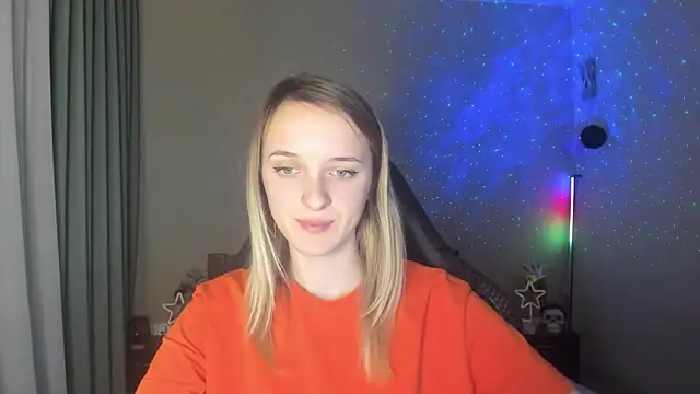 Snapshot of RouseReed chatting on 03-10-25, 04:35 RouseReed online show from 03-10-25, 04:35