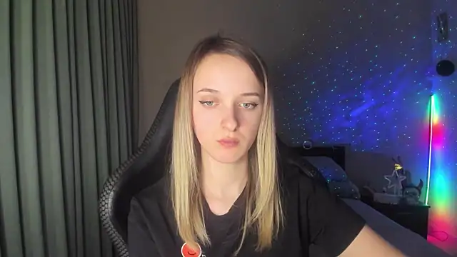 Snapshot of RouseReed chatting on 03-12-25, 07:13 RouseReed online show from 03-12-25, 07:13