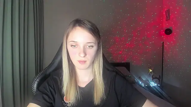 Snapshot of RouseReed chatting on 03-13-25, 04:12 RouseReed online show from 03-13-25, 04:12