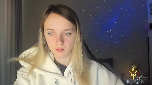 Snapshot of RouseReed chatting on 03-17-25, 07:13 RouseReed online show from 03-17-25, 07:13