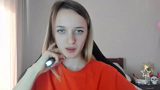 Snapshot of RouseReed chatting on 03-18-25, 01:20 RouseReed online show from 03-18-25, 01:20