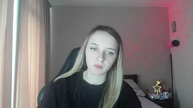 Snapshot of RouseReed chatting on 03-19-25, 01:18 RouseReed online show from 03-19-25, 01:18