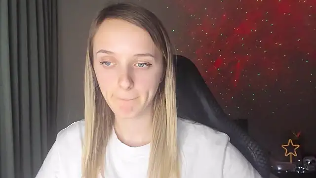 Snapshot of RouseReed chatting on 03-20-25, 06:20 RouseReed online show from 03-20-25, 06:20