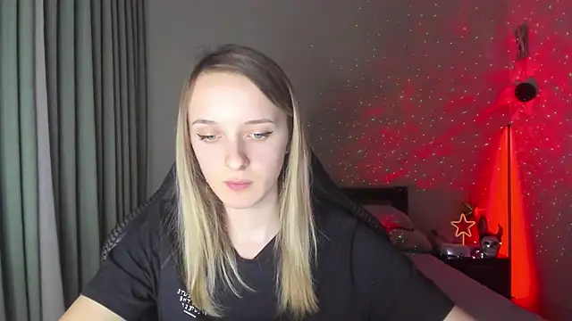 Snapshot of RouseReed chatting on 03-22-25, 05:20 RouseReed online show from 03-22-25, 05:20