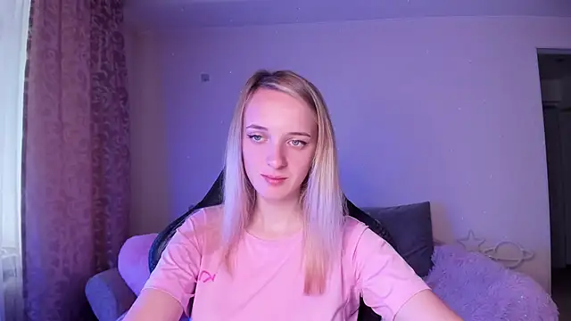 Snapshot of RouseReed chatting on 09-09-25, 06:24 RouseReed online show from 09-09-25, 06:24