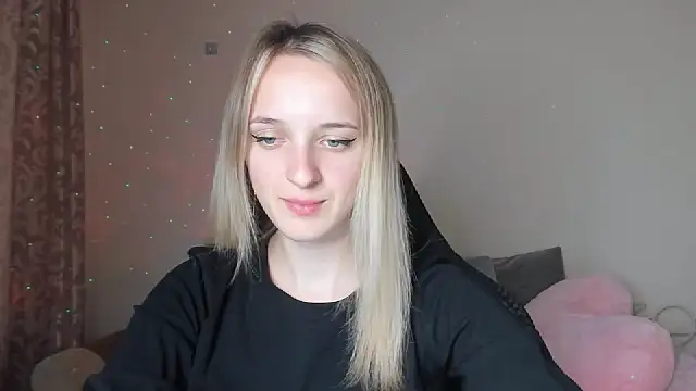 Snapshot of RouseReed chatting on 09-19-25, 11:33 RouseReed online show from 09-19-25, 11:33