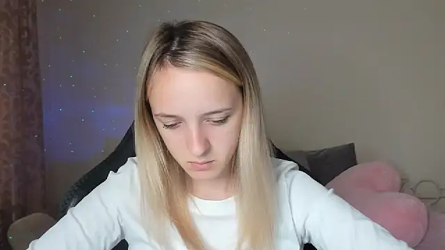 Snapshot of RouseReed chatting on 09-20-25, 06:14 RouseReed online show from 09-20-25, 06:14