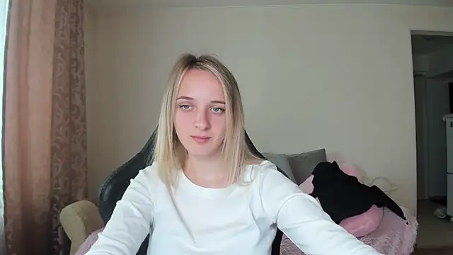 Snapshot of RouseReed chatting on 09-22-25, 06:37 RouseReed online show from 09-22-25, 06:37