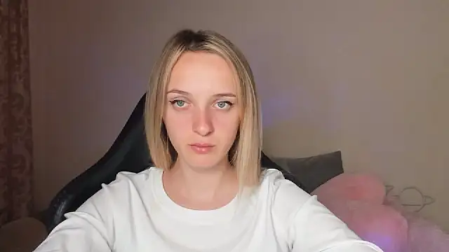 Snapshot of RouseReed chatting on 09-24-25, 12:08 RouseReed online show from 09-24-25, 12:08