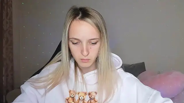 Snapshot of RouseReed chatting on 09-30-25, 12:54 RouseReed online show from 09-30-25, 12:54