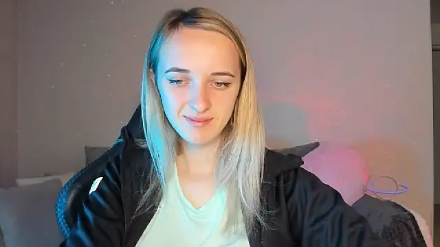 Snapshot of RouseReed chatting on 10-07-25, 12:13 RouseReed online show from 10-07-25, 12:13