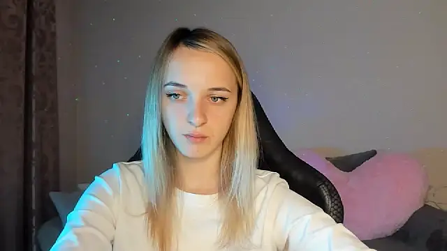 Snapshot of RouseReed chatting on 10-09-25, 12:14 RouseReed online show from 10-09-25, 12:14