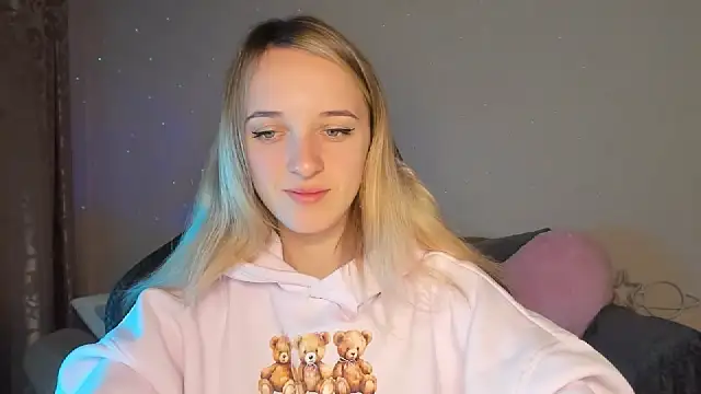 Snapshot of RouseReed chatting on 10-16-25, 06:47 RouseReed online show from 10-16-25, 06:47