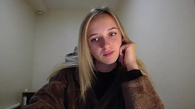 Snapshot of RouseReed chatting on 10-18-25, 05:10 RouseReed online show from 10-18-25, 05:10