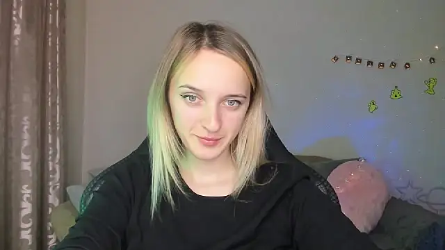 Snapshot of RouseReed chatting on 10-29-25, 01:02 RouseReed online show from 10-29-25, 01:02