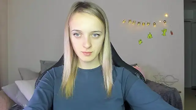 Snapshot of RouseReed chatting on 11-09-25, 07:28 RouseReed online show from 11-09-25, 07:28