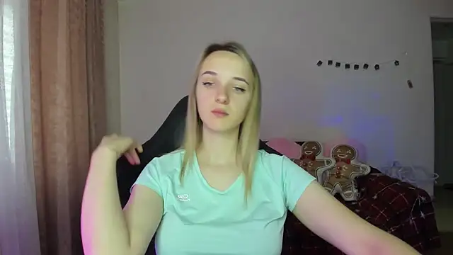 Snapshot of RouseReed chatting on 11-24-25, 07:30 RouseReed online show from 11-24-25, 07:30