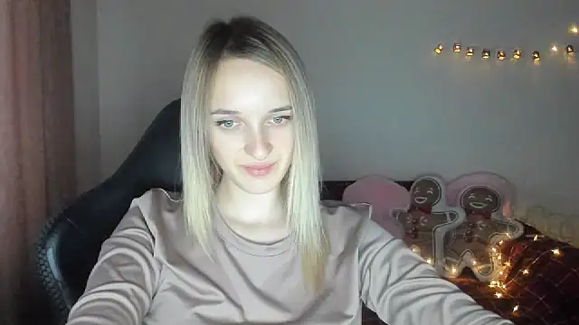 Snapshot of RouseReed chatting on 11-28-25, 01:03 RouseReed online show from 11-28-25, 01:03