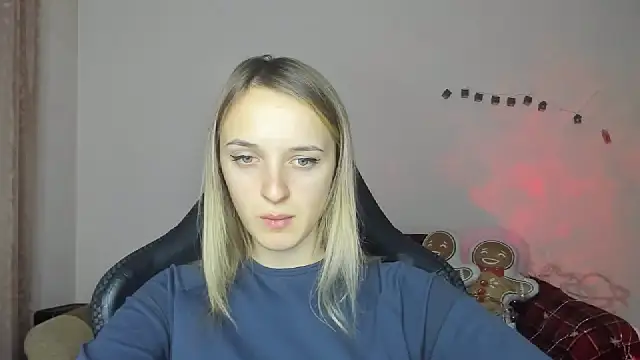 Snapshot of RouseReed chatting on 12-02-25, 01:17 RouseReed online show from 12-02-25, 01:17