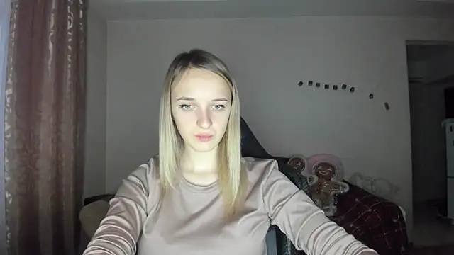 Snapshot of RouseReed chatting on 12-05-25, 01:09 RouseReed online show from 12-05-25, 01:09