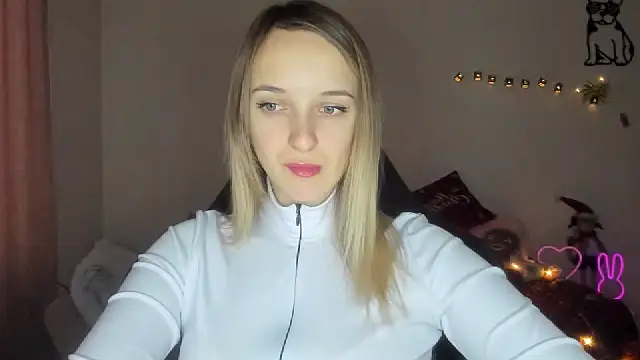 Snapshot of RouseReed chatting on 01-06-26, 01:04 RouseReed online show from 01-06-26, 01:04