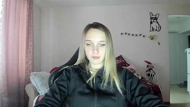 Snapshot of RouseReed chatting on 01-14-26, 01:06 RouseReed online show from 01-14-26, 01:06