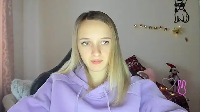 Snapshot of RouseReed chatting on 01-17-26, 12:43 RouseReed online show from 01-17-26, 12:43