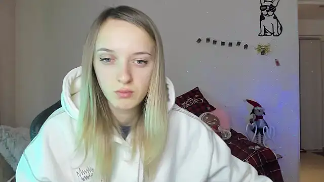 Snapshot of RouseReed chatting on 01-18-26, 07:23 RouseReed online show from 01-18-26, 07:23