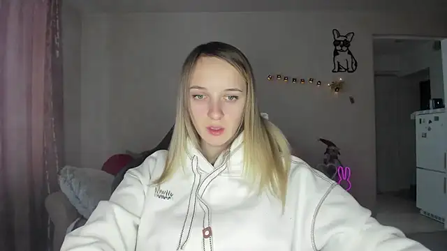 Snapshot of RouseReed chatting on 01-19-26, 01:48 RouseReed online show from 01-19-26, 01:48