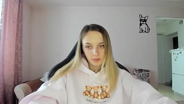 Snapshot of RouseReed chatting on 02-10-26, 12:20 RouseReed online show from 02-10-26, 12:20