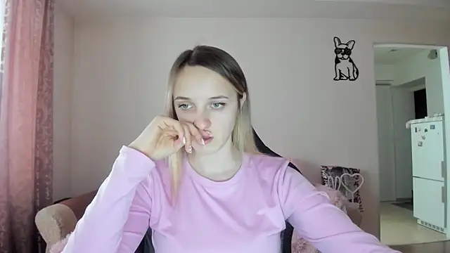 Snapshot of RouseReed chatting on 02-11-26, 12:43 RouseReed online show from 02-11-26, 12:43