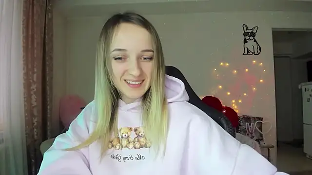 Snapshot of RouseReed chatting on 02-26-26, 12:59 RouseReed online show from 02-26-26, 12:59