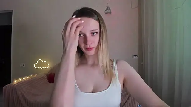 Snapshot of RouseReed chatting on 03-06-26, 12:23 RouseReed online show from 03-06-26, 12:23