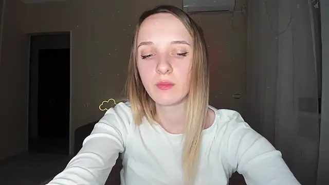 Snapshot of RouseReed chatting on 03-08-26, 09:18 RouseReed online show from 03-08-26, 09:18