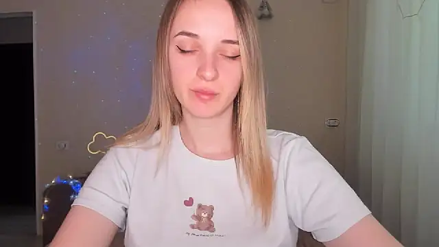 Snapshot of RouseReed chatting on 03-12-26, 12:44 RouseReed online show from 03-12-26, 12:44