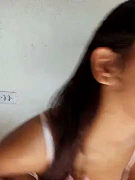 Snapshot of By_Aninha chatting on 02-17-25, 11:23 By Aninha online show from 02-17-25, 11:23
