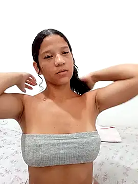 Snapshot of By_Aninha chatting on 09-17-25, 11:56 By Aninha online show from 09-17-25, 11:56