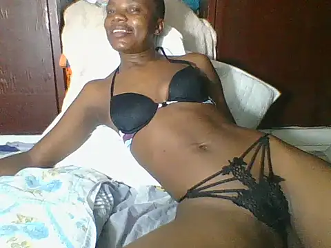 Snapshot of AfricanPrincess24 chatting on 05-01-26, 03:00 AfricanPrincess24 online show from 05-01-26, 03:00
