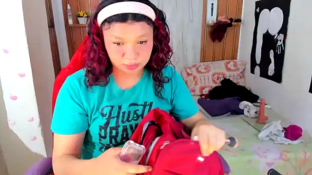 Emily Coper18 online show from 07-10-26, 01:47