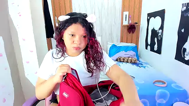 Emily Coper18 online show from 07-17-26, 02:02