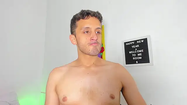 Snapshot of CorbinxHalle chatting on 01-05-25, 12:31 CorbinxHalle online show from 01-05-25, 12:31